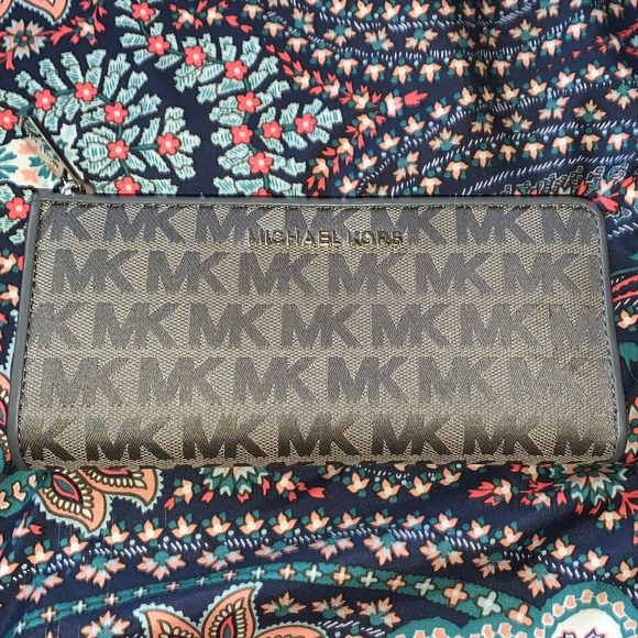 Wallet - Picture 2 of 3